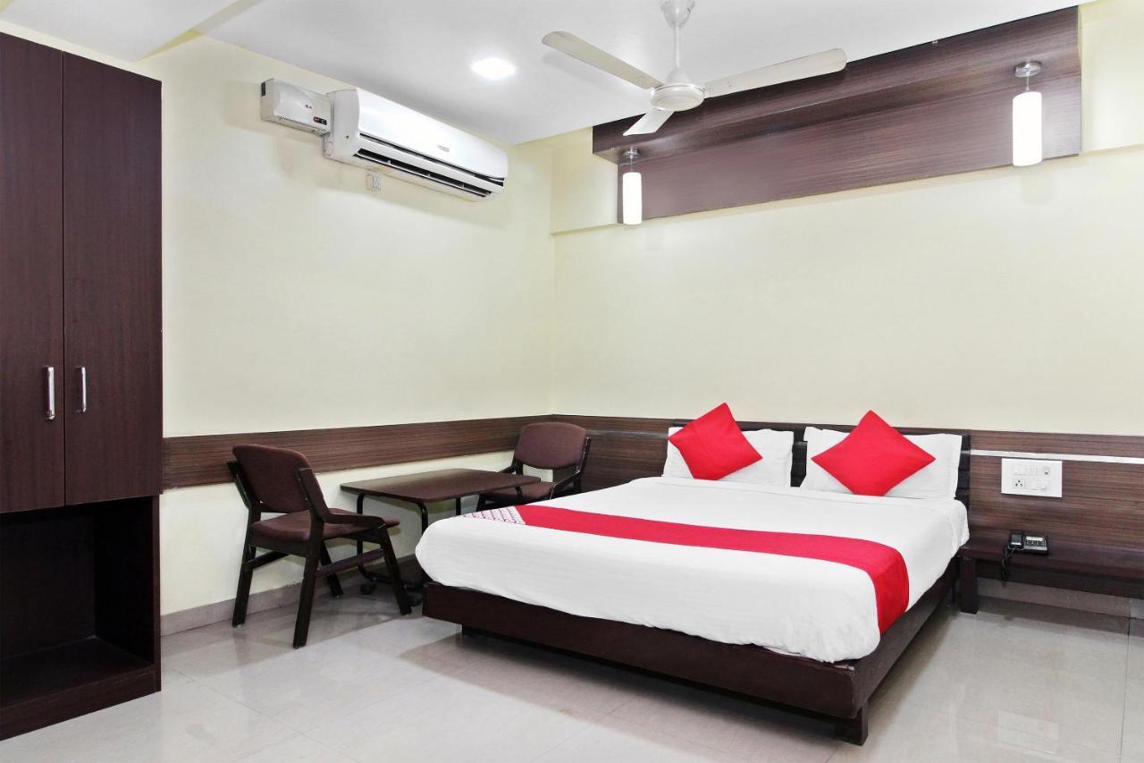 Oyo 30537 Hotel Megharaj Bijāpur Exterior foto