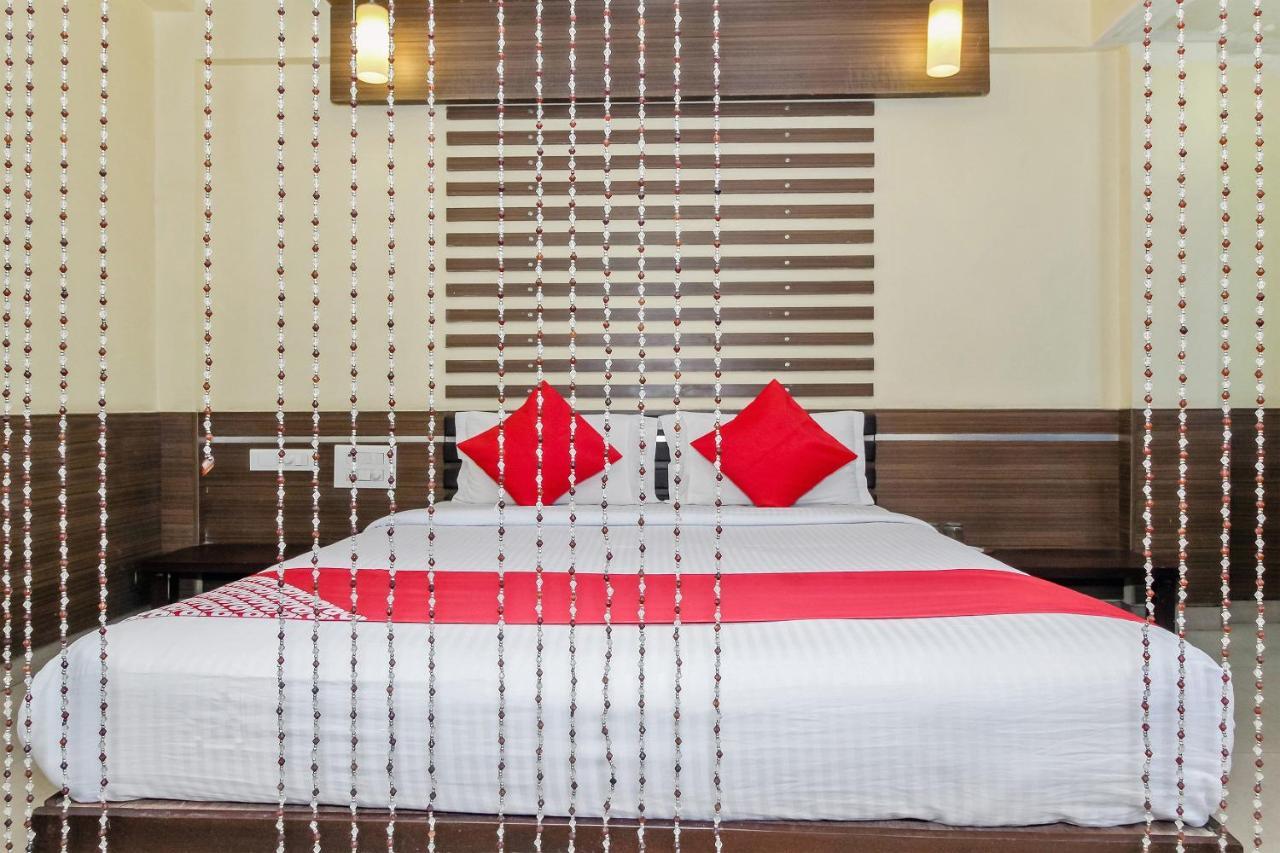 Oyo 30537 Hotel Megharaj Bijāpur Exterior foto