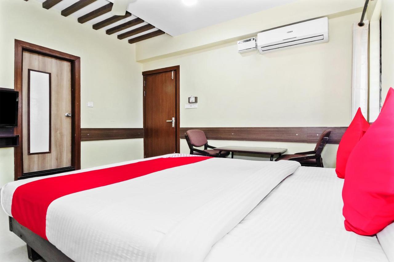 Oyo 30537 Hotel Megharaj Bijāpur Exterior foto